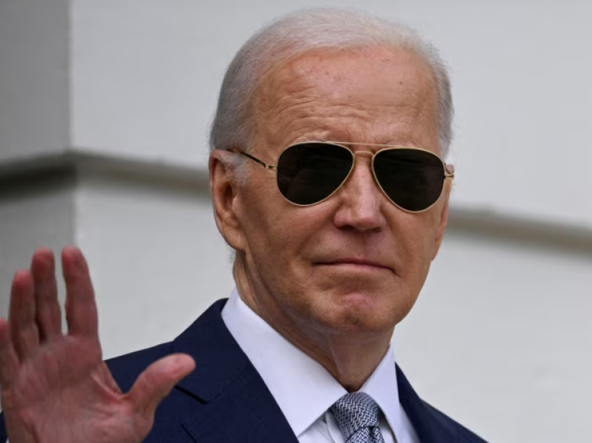 Joe Biden mes përkrahjes dhe thirrjeve për t’u tërhequr