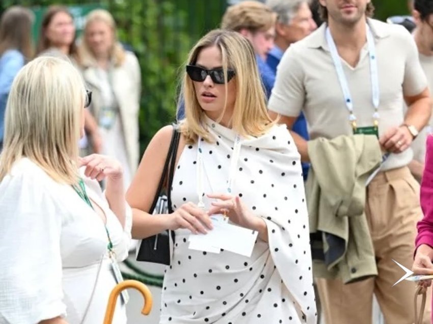 Një yll! Foto të reja të Margot Robbie me barkun e rrumbullakosur