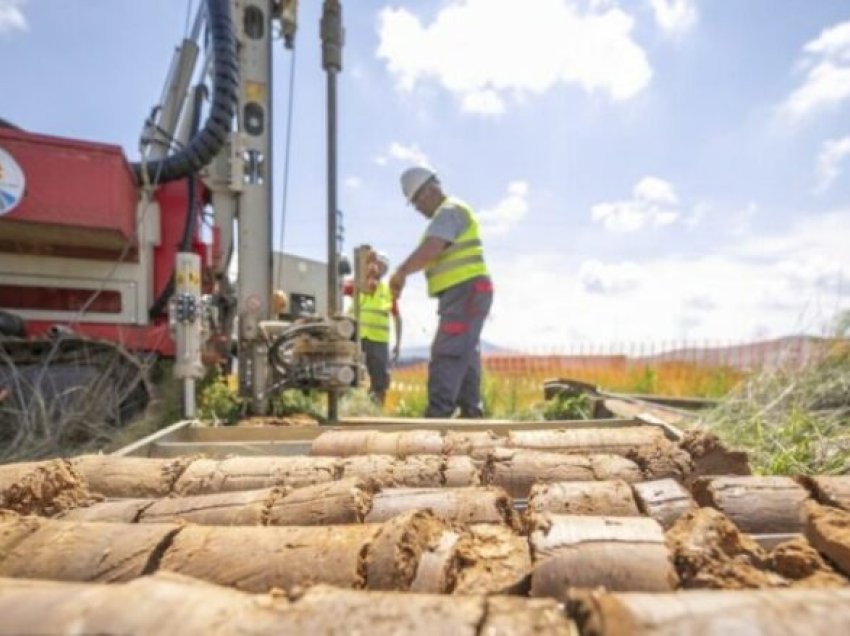 Qeveria shfuqizon konkluzionin për 252 milionë euro shtesë për “Bechtel dhe Enka”, të cilat nuk ishin parashikuar në buxhet