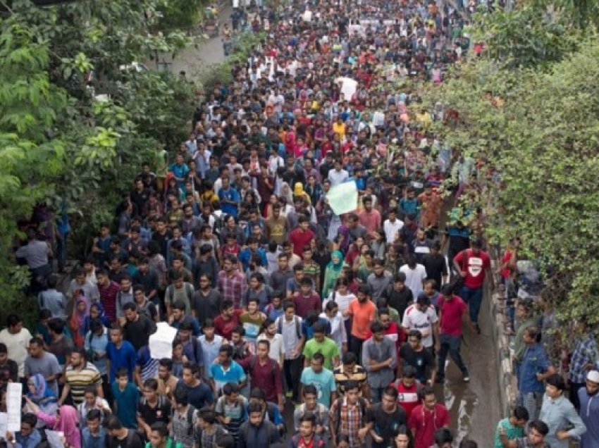 ​Mbi 100 të vrarë në një protestë në Bangladesh