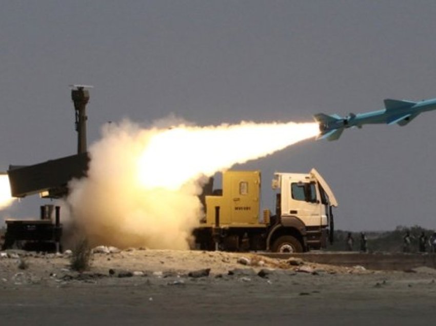 SHBA shkatërron 2 raketa Houthi dhe 4 UAV në Jemen