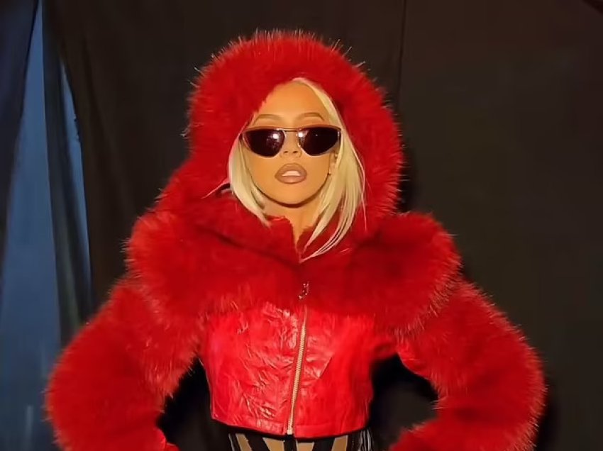 Christina Aguilera shfaq figurën e saj të mrekullueshme, për të promovuar markën e shëndetit seksual “Playground”