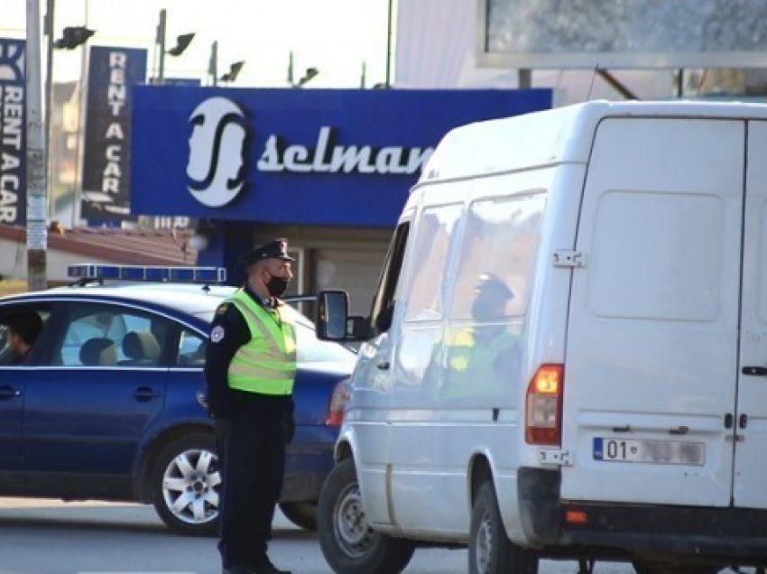 Policia shqiptoi për 24 orë, 1702 gjoba në trafik