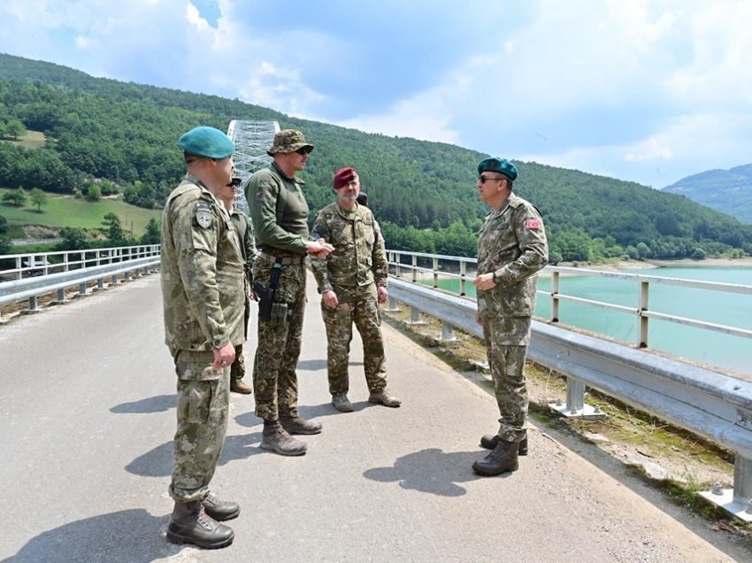 Komandanti i KFOR-it në vizitë te Liqeni i Ujmanit