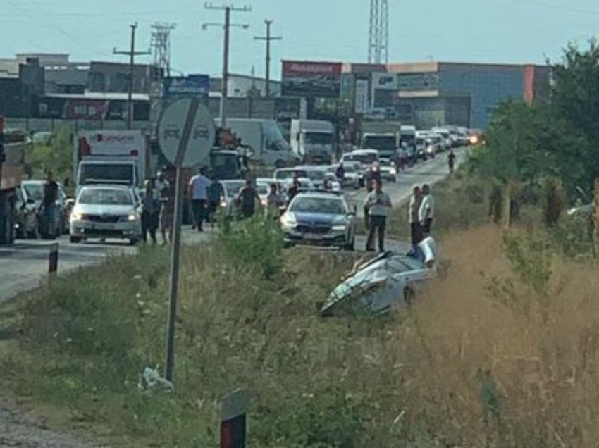 “Po përcjellte veturën që po transportohej një viktimë që dyshohet se është vetëvrarë” - policia jep detaje për aksidentin në Gjakovë