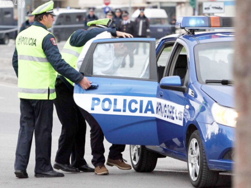 Vodhi në një banesë dhe tentoi të vidhte në 3 të tjera, arrestohet 46-vjeçari