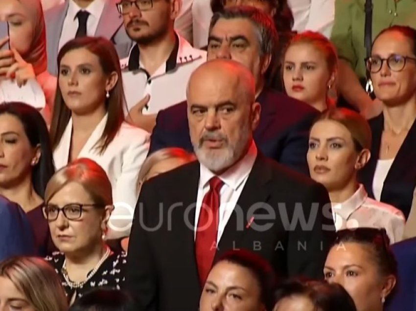 Nis Kongresi i PS, kryeministri Edi Rama mbërrin në Pallatin e Kongreseve