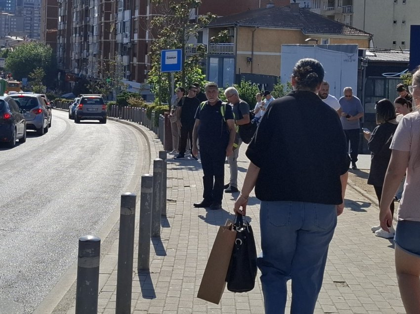 Mungesa e pritoreve të autobusëve në Prishtinë, Sejdiu: Projekti është në zbatim e sipër