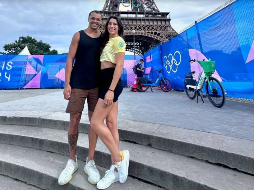 Vizitoi pa leje Kullën Eiffel, notarja braziliane përjashtohet nga Olimpiada