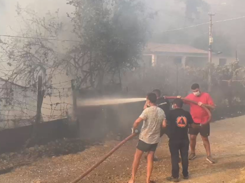 Zjarri në Shëngjin/ Frikë nga një depozitë gazi, urdhërohet evakuimi i banorëve në lagjen e “Portit”