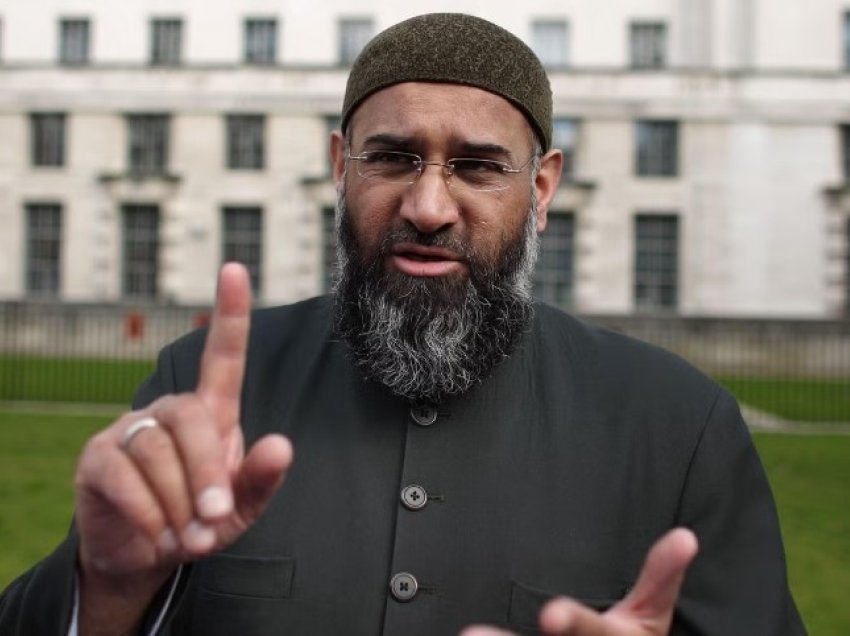 Dënohet me burgim të përjetshëm predikuesi islam britanik, Anjem Choudary