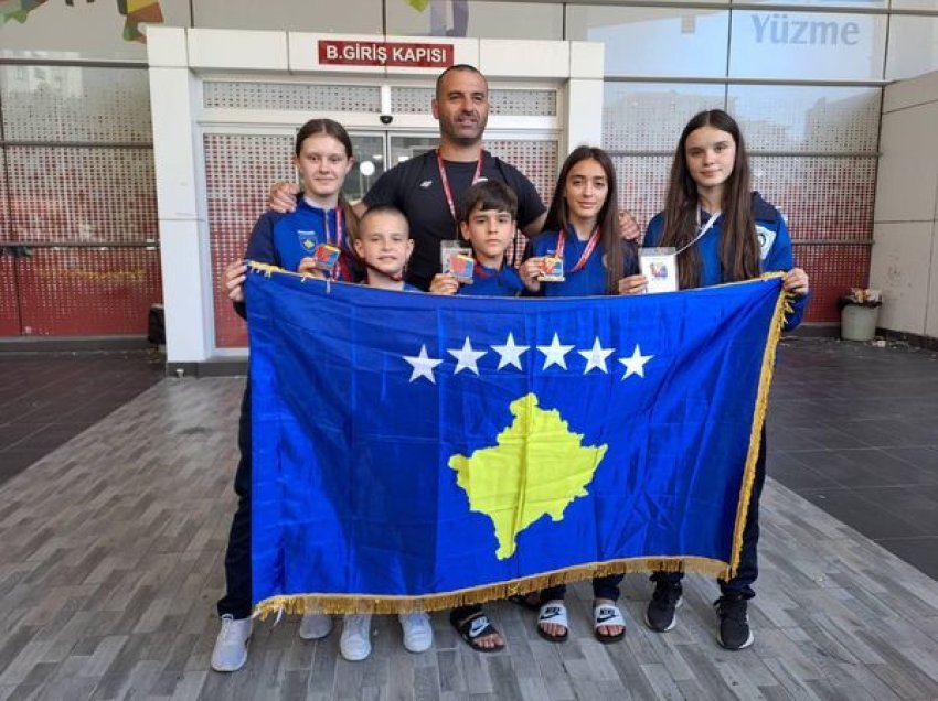 Kosova shkëlqeu, kthehet me 6 medalje nga Stambolli! Baruti: Treguan përkushtim të pashoq 