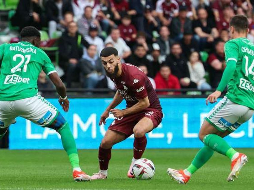 Metz bie nga kategoria, Saint Etienne triumfon dhe rikthehet