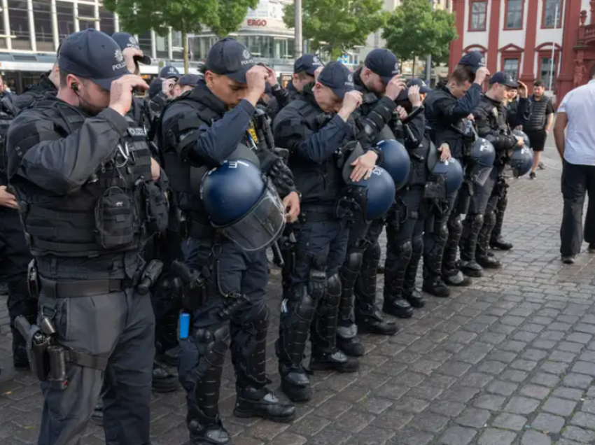 Tronditje në Gjermani pas vdekjes së policit pas sulmit