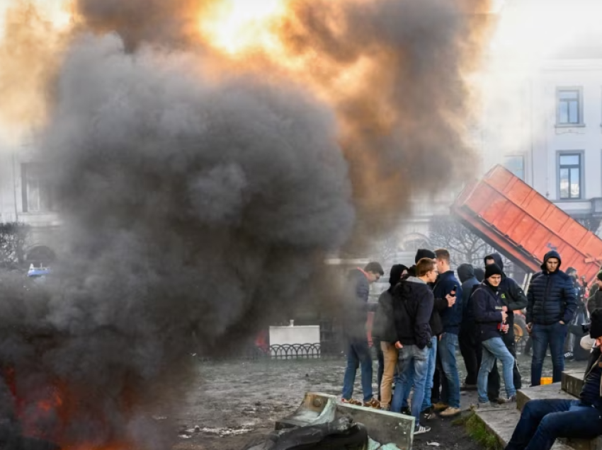 Sindikatat e fermerëve protestojnë kundër politikave të BE-së në Bruksel