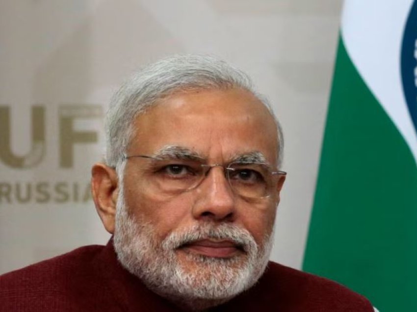 Narendra Modi betohet si kryeministër i Indisë për herë të tretë