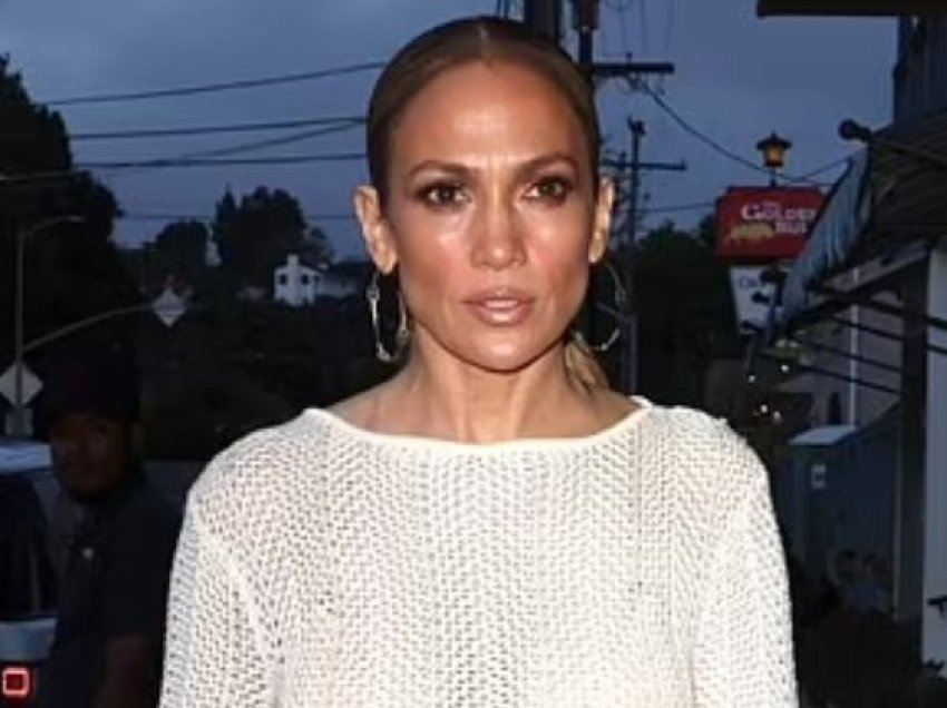 Jennifer Lopez ende mban unazën e saj të martesës, mes pretendimeve se divorci me Ben Affleck është afër