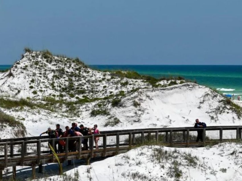 Tre notarë lëndohen rëndë nga sulmet e peshkaqenëve në Florida