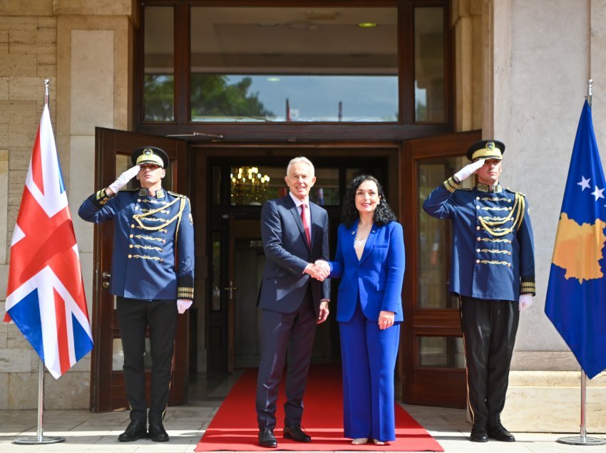 Presidentja Osmani e quan Tony Blairin “kampion të popullit të Kosovës”