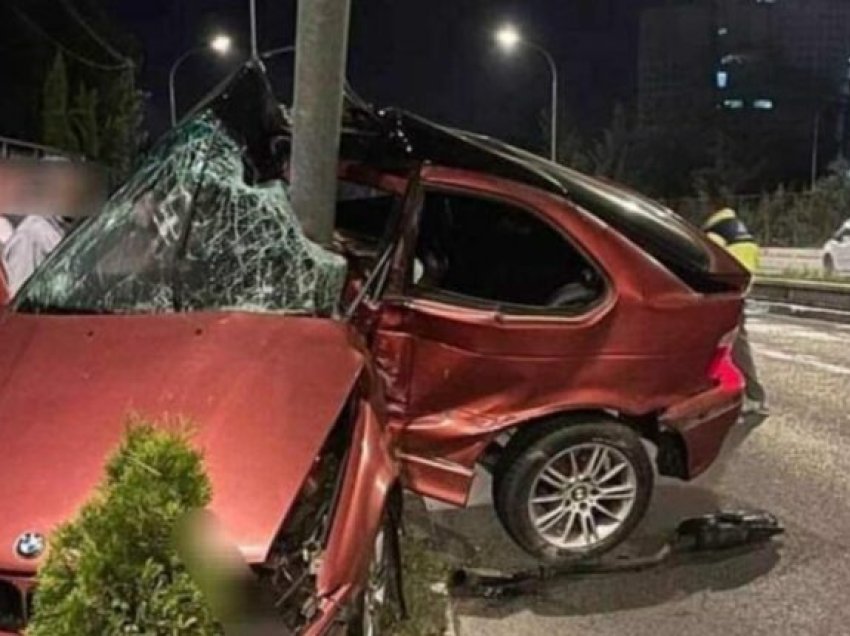 Aksident i rëndë në Shkup, BMW ndahet në dy pjesë