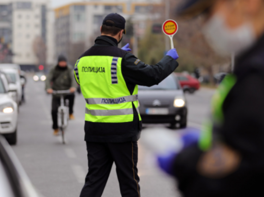 Policia me gjoba për 154 shoferë në Shkup, 19 pa leje për vozitje