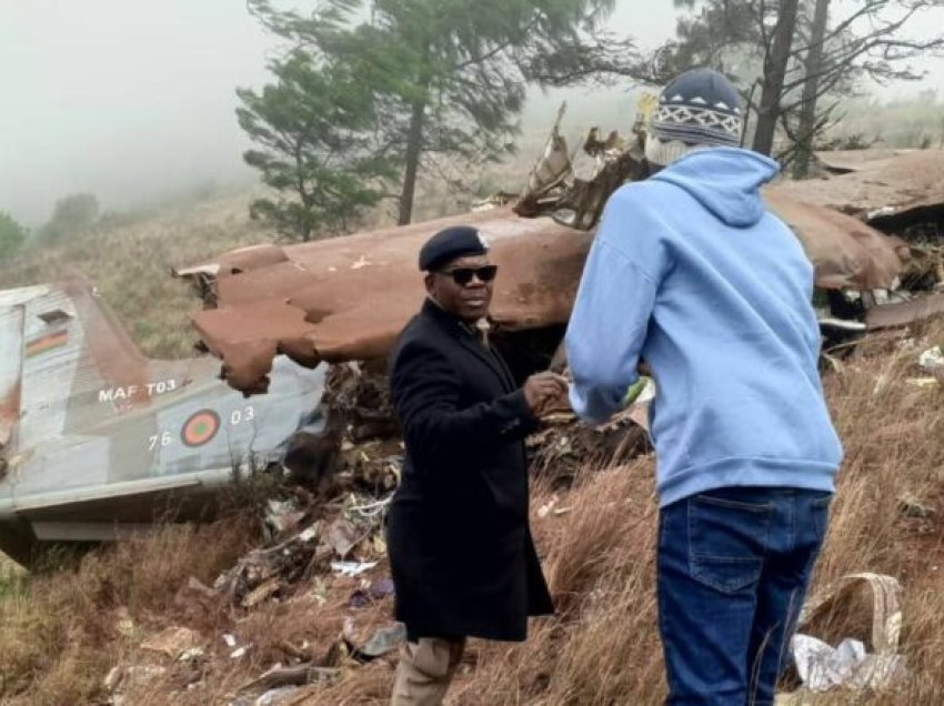 Rrëzohet aeroplani, zëvendëspresidenti i Malavi dhe nëntë të tjerë raportohen të vdekur