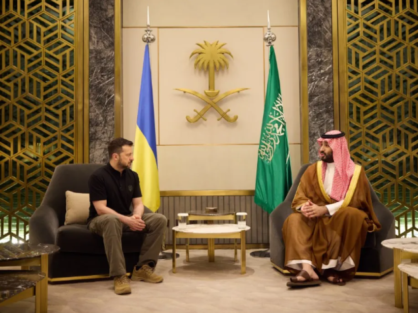 Zelensky viziton Arabinë Saudite