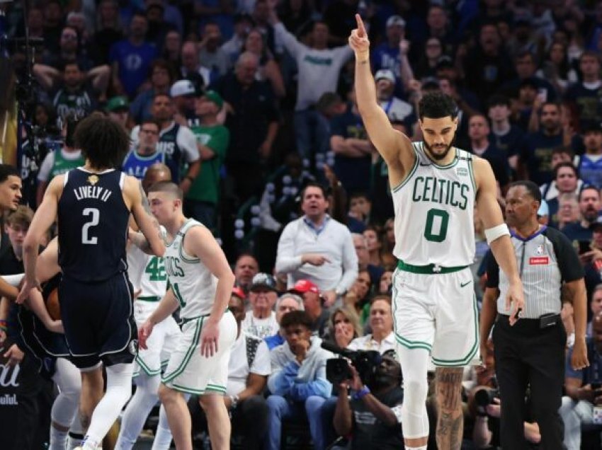 Celtics triumfojnë edhe në Teksas, vetëm një fitore larg titullit të kampionit