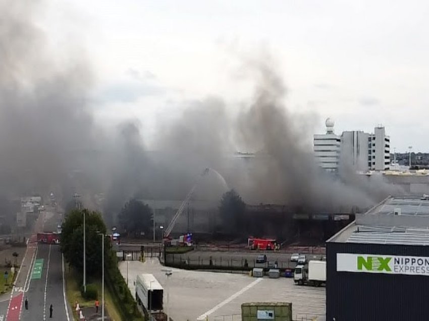 ​Shpërthen zjarri jashtë aeroportit të Brukselit