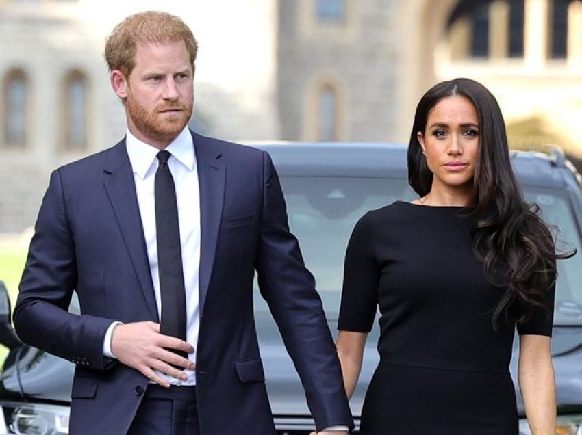 Prince Harry dhe Meghan Markle thuhet se duan të pajtohen me Familjen Mbretërore