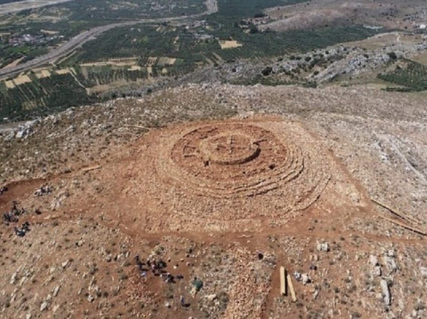 ​Arkeologët zbulojnë një ndërtesë 4000-vjeçare në Greqi