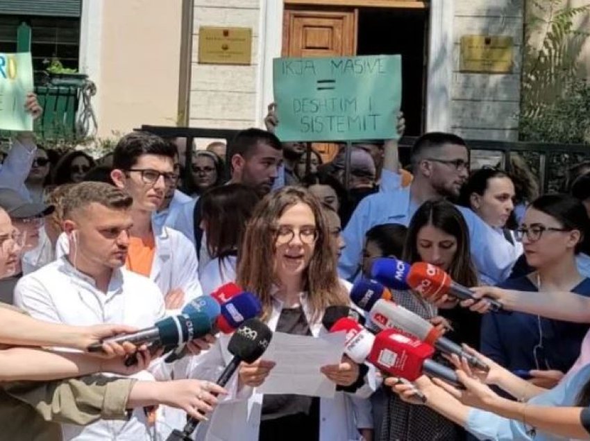 Kundër ligjit për të qëndruar disa vite në Shqipëri, studentët e mjekësisë dorëzojnë padi në Gjykatën Europiane të të Drejtave të Njeriut