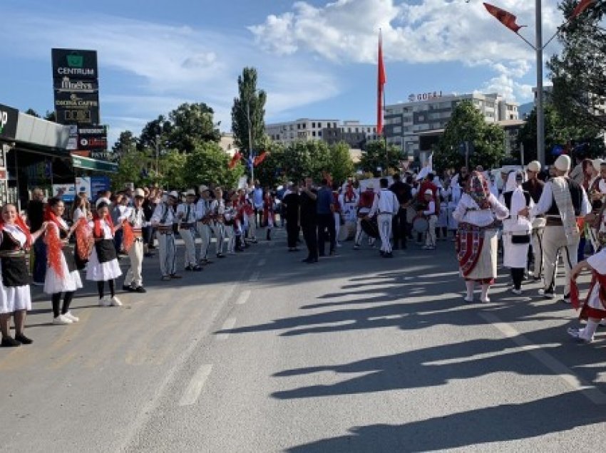 ​Dita e çlirimit të Deçanit përmbyllet me festivalin “Eshkë e ndezur mbi Shkëlzen”