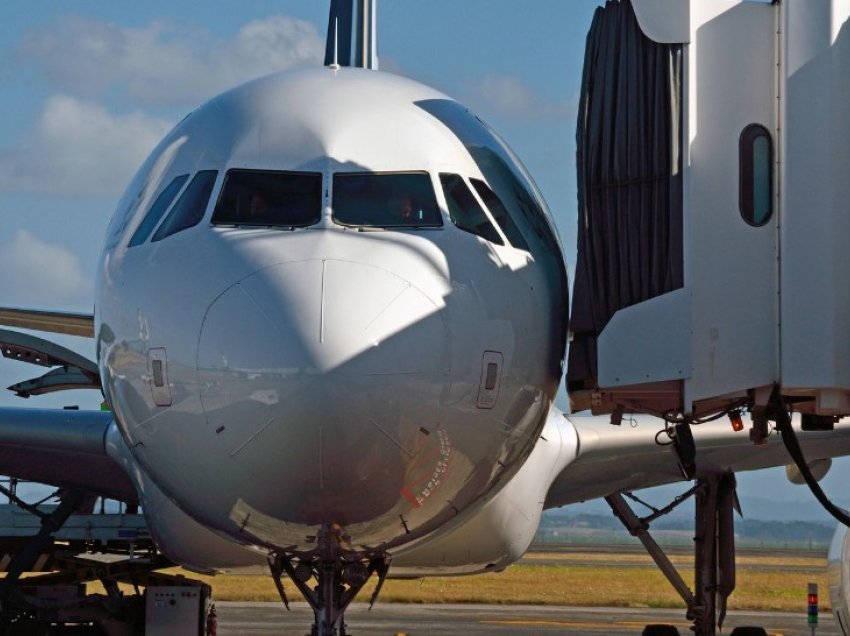 Gruaja padit ish-të dashurin pasi ai nuk e çoi në aeroport, çfarë vendosi gjykata