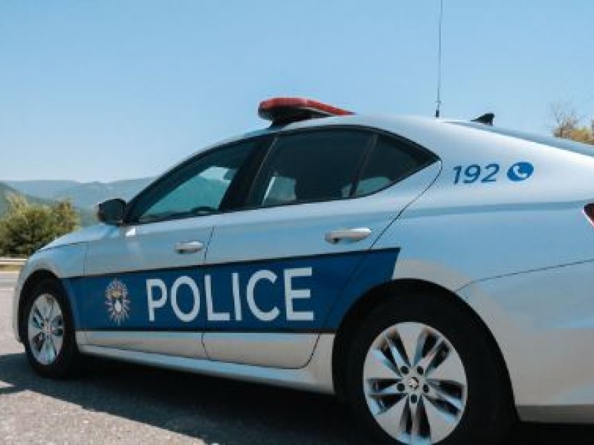 Një automjet godet veturën e policisë në Istog, lëndohen dy persona