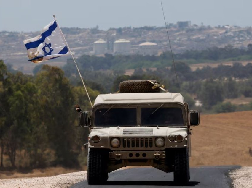 Sulmet izraelite vrasin tetë persona në qendrën e ndihmës në Gaza, thonë dëshmitarët