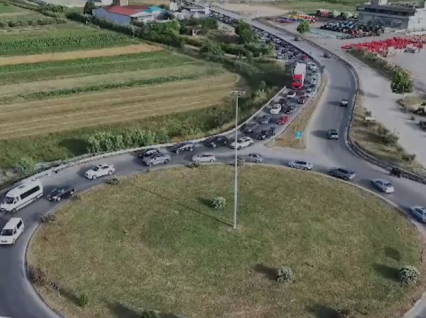 Trafiku në zonat bregdetare/ Policia Rrugore rrit prezencën në rrugët nacionale dhe hyrëse në qendrat urbane