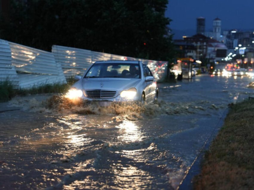 Shiu në kryeqytet, mbyllen pikat e parkingut të ‘Prishtina Parking’