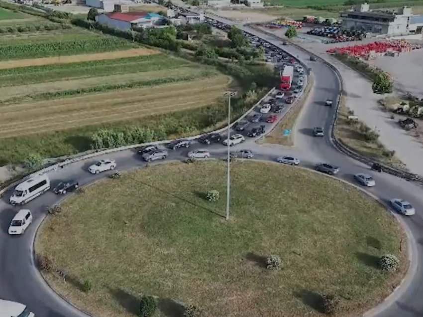 Fluksi drejt zonave bregdetare/ Policia Rrugore rrit prezencën në rrugët nacionale dhe hyrëse në qendrat urbane