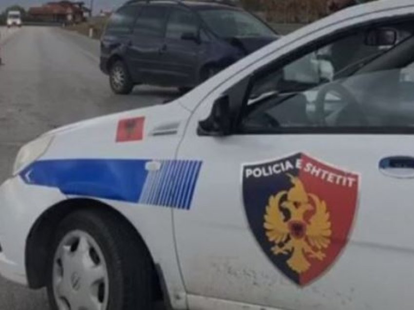 Aksidentohet efektivi i policisë në Sarandë