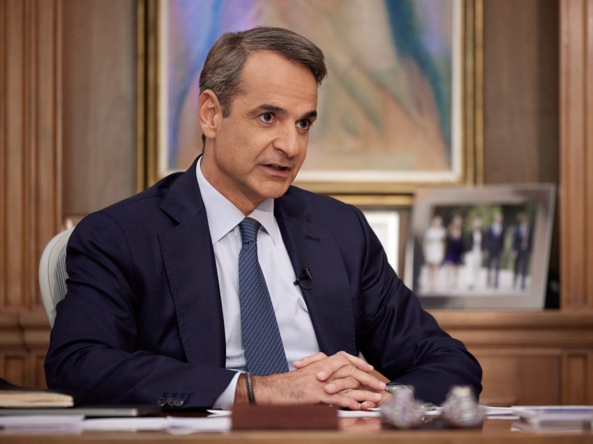 Mitsotakis, KiE-së: Presidentja dhe kryeministri në RMV po shkelin Marrëveshjen e Prespës