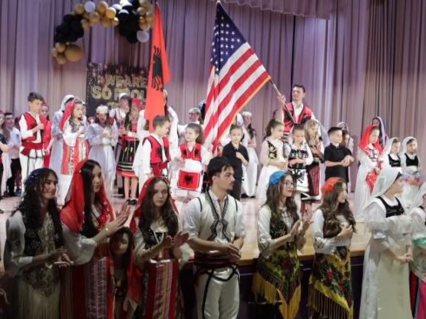 Shkolla “Mëso Shqip” në Staten Island përfundoi vitin shkollor, me një koncert festiv për krajnët