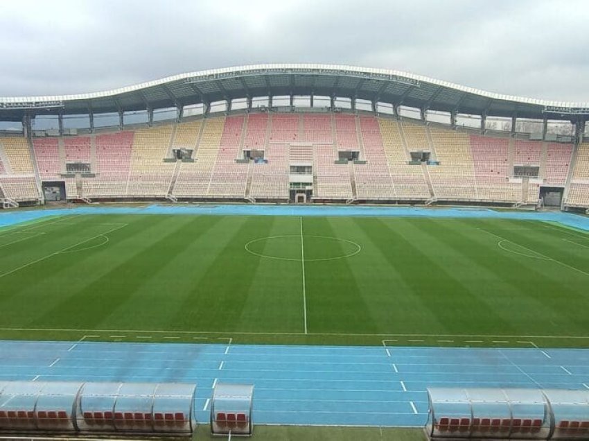 Kështu duket e rinovuar fusha e stadiumit në shtetin e rajonit