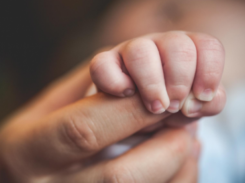 Një fëmijë dy vjeçar dërgohet pa shenja jete në Spitalin e Gjilanit, rasti po hetohet