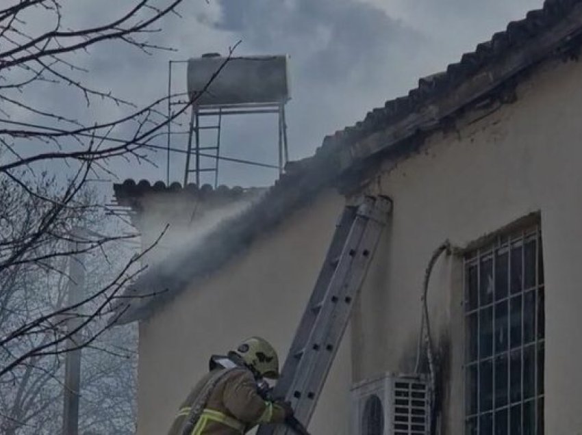 Tronditëse! Shkrumbohet banesa në Vlorë, dyshohet për viktima