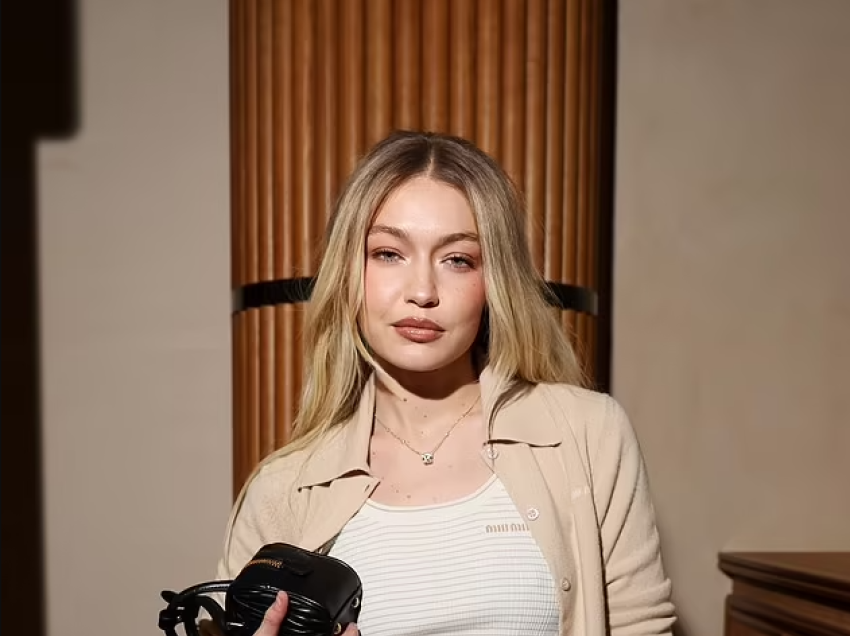 Gigi Hadid shfaqet tejet simpatike në darkën e “Miu Miu” gjatë Javës së Modës në Paris