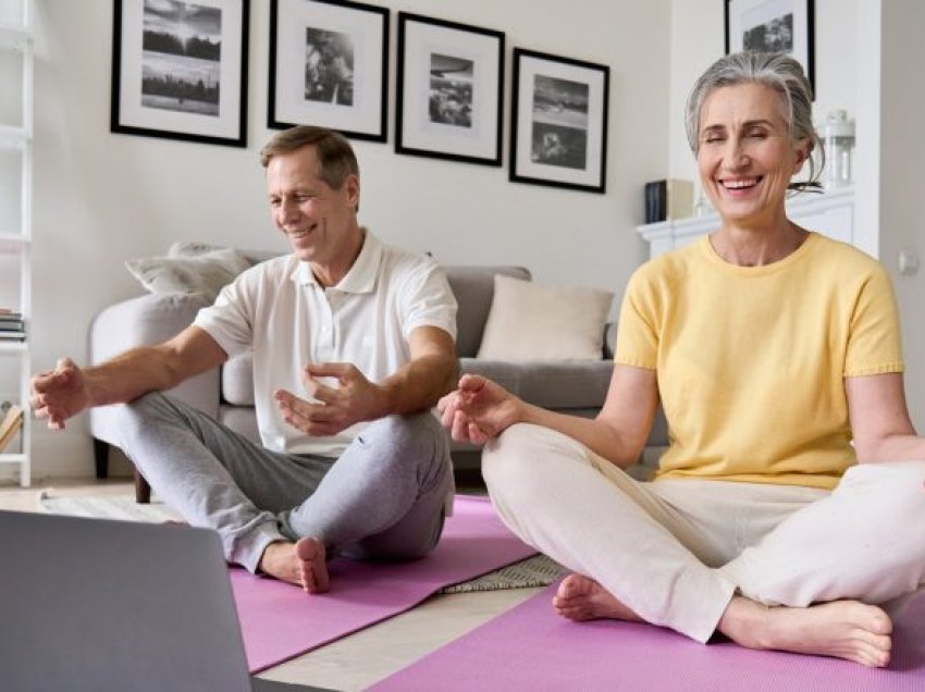 Truri i njerëzve që meditojnë, është shtatë vjet më i ri