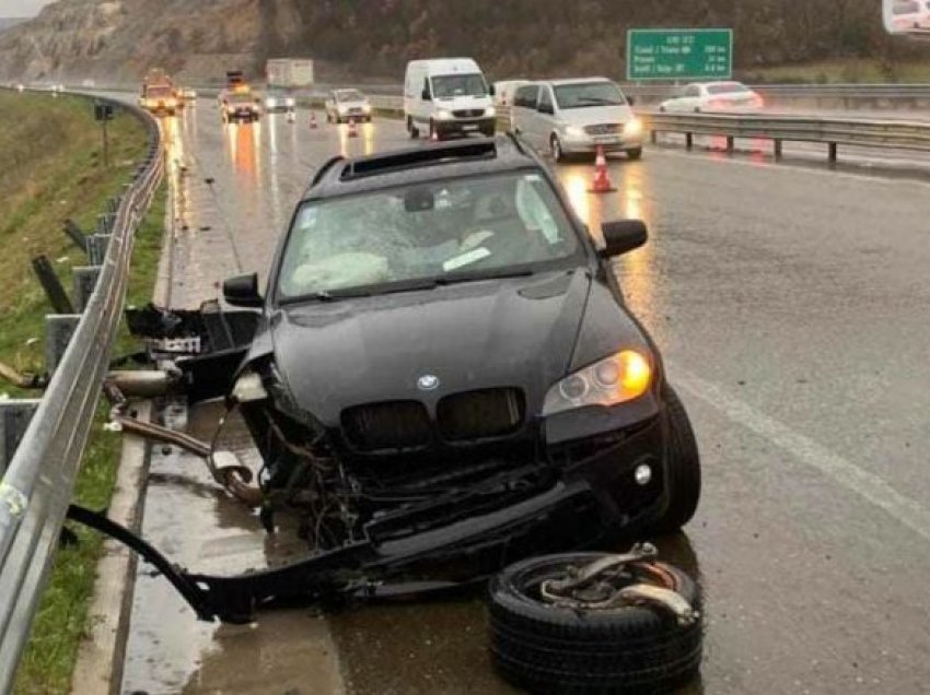 Vetaksident në autostradën “Ibrahim Rugova”, dy të lënduar