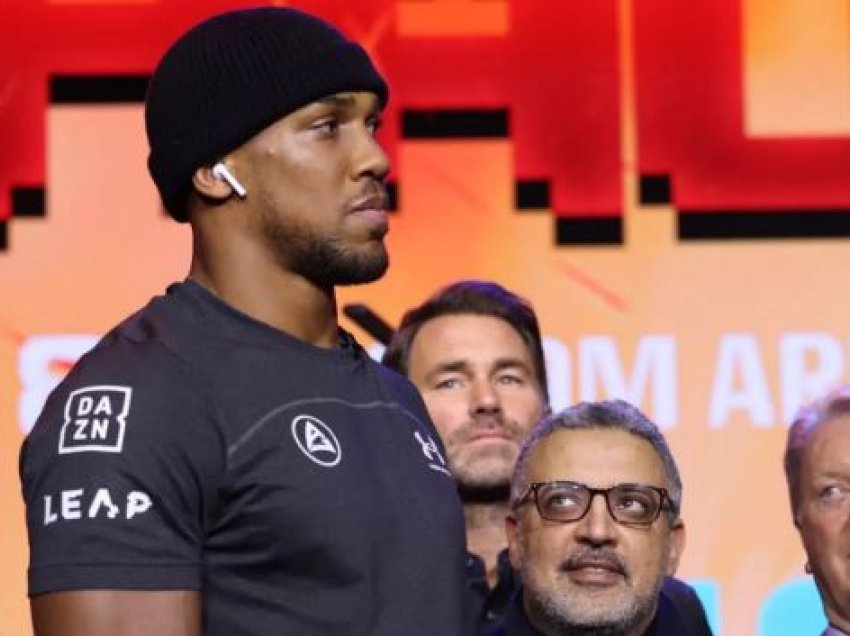 Ngannou zbulon se kush mund ta fitojë një përballje mes Fury dhe Joshua