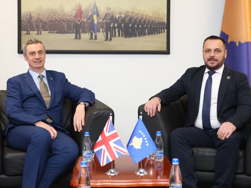 Maqedonci flet me ambasadorin britanik për operacionin Interflex, pjesëmarrëse edhe FSK-ja